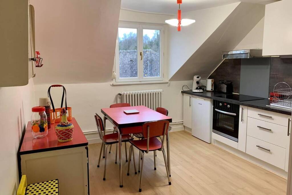 Appartement Vintage Avec Vue Sur Le Chateau Pierrefonds Kültér fotó